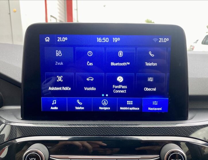 Ford Kuga SUV / Terénní 2,0 l 110 kw