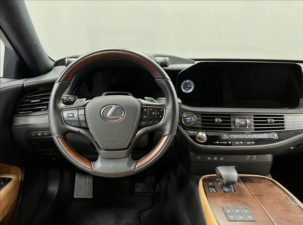 Lexus LS 500h Sedan 3,5 l 264 kw