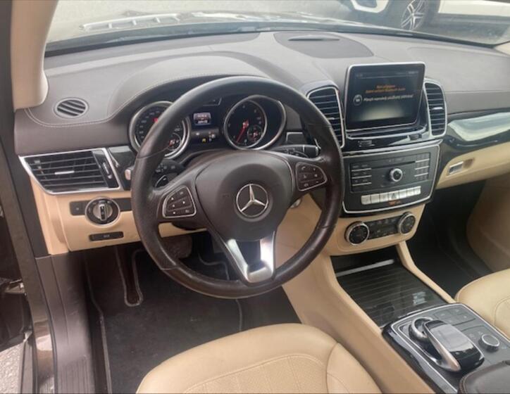 Mercedes-Benz GLE 8