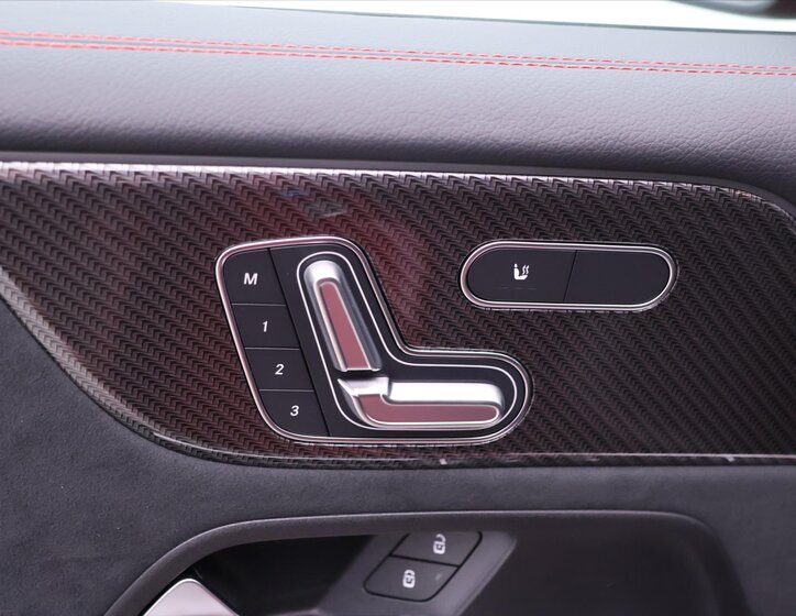 Mercedes-Benz GLB 19