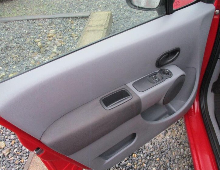 Renault Modus Hatchback 1,1 l 55 kw