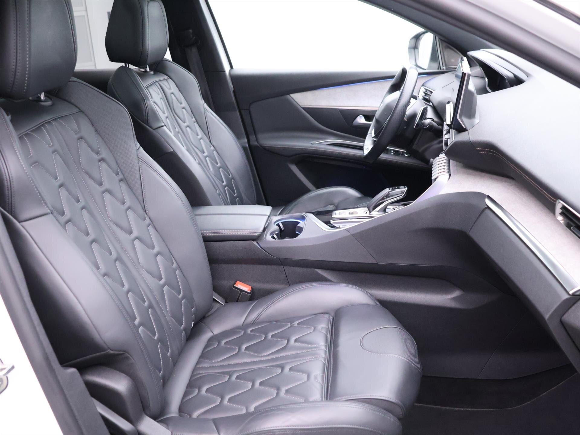 Peugeot 3008 SUV / Terénní 1,6 l 133 kw