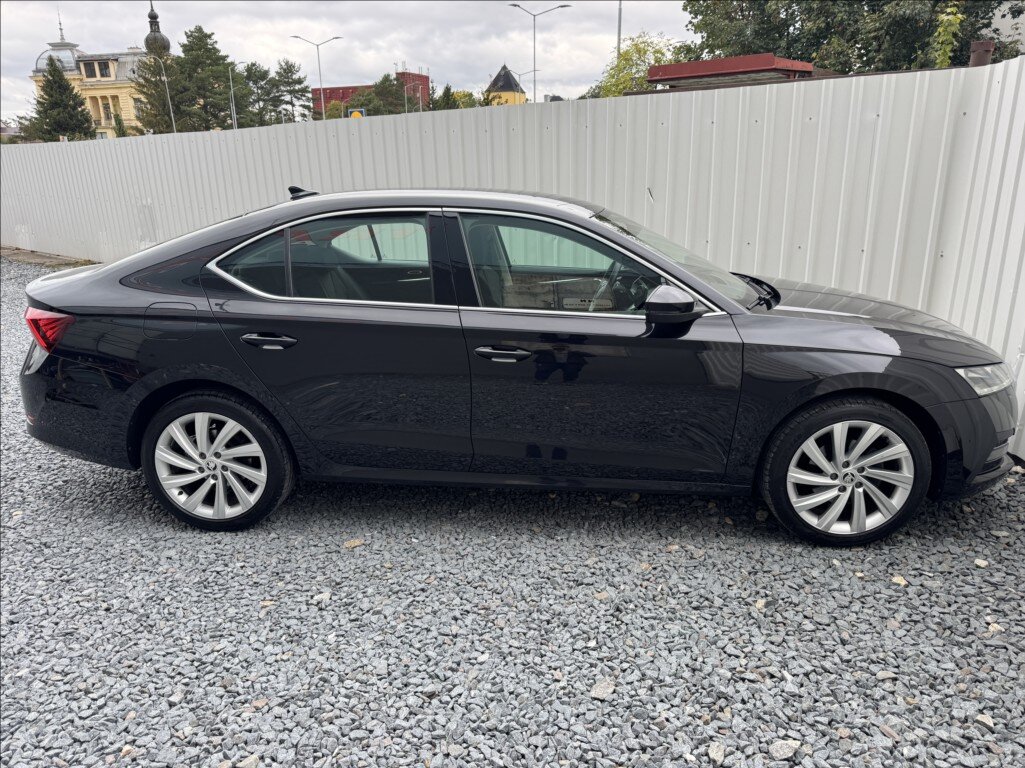 Škoda Octavia Sedan / Limuzína 1,5 l 110 kw