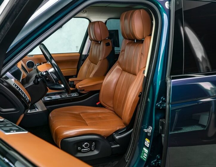 Land Rover Range Rover SUV 4,4 l 250 kw