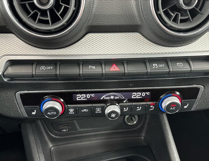 Audi Q2 SUV / Terénní 1,5 l 110 kw