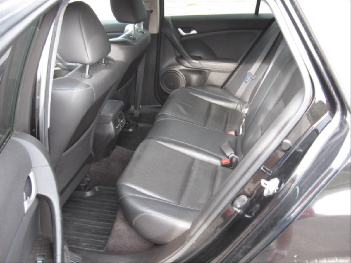 Honda Accord Kombi 2,4 l 148 kw