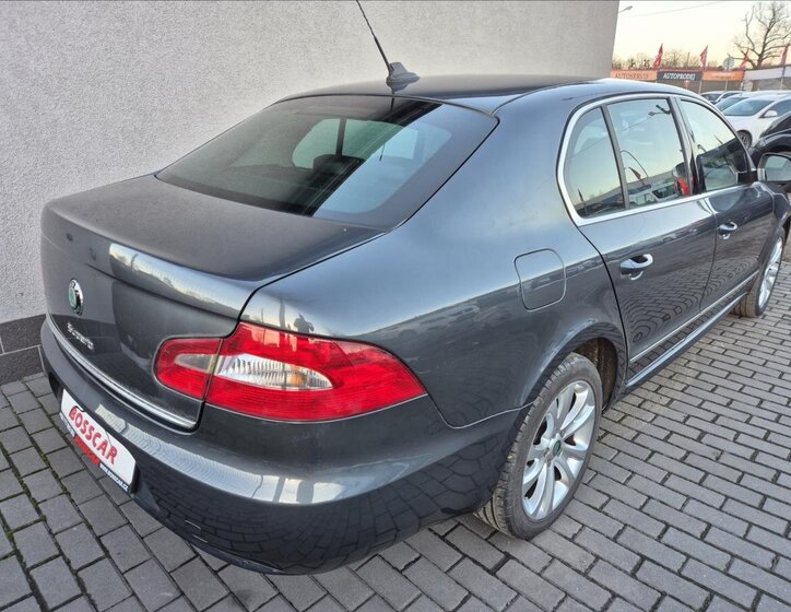 Škoda Superb Sedan / Limuzína 2,0 l 125 kw