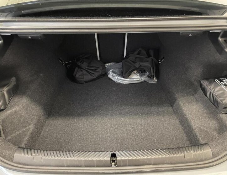 BMW M5 Sedan / Limuzína 4,4 l 430 kw