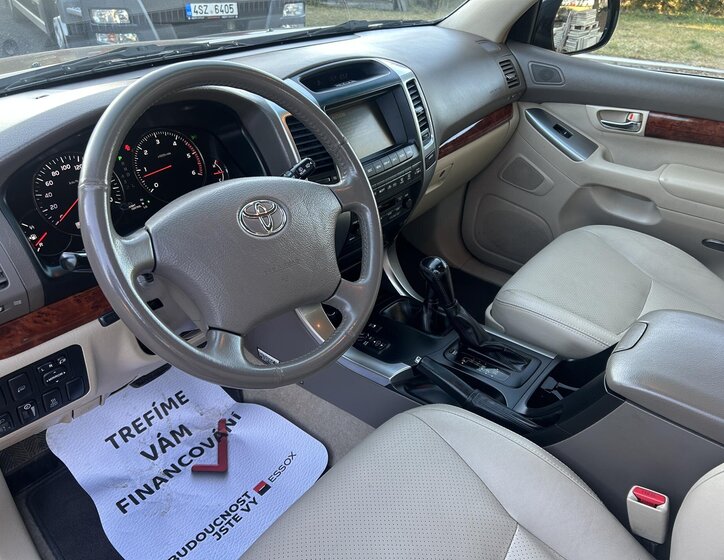 Toyota Land Cruiser 28