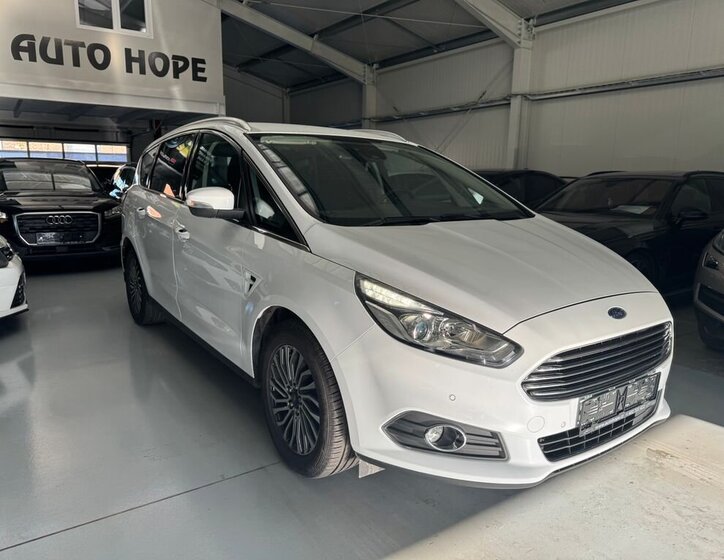 Ford S-MAX 1