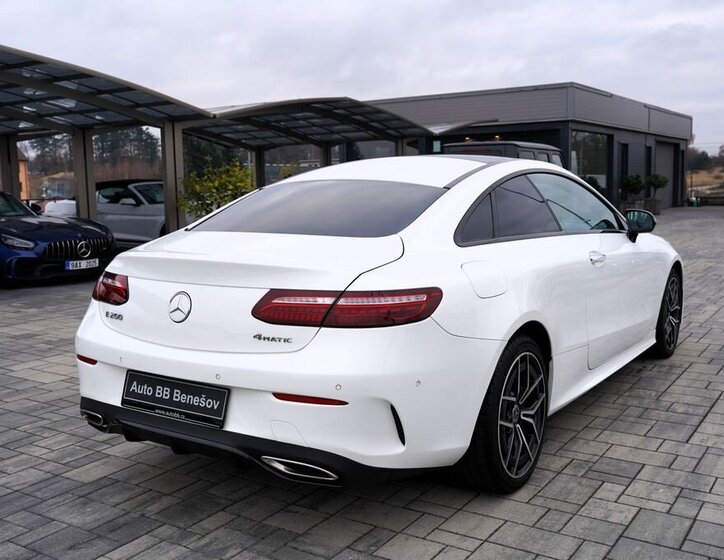 Mercedes-Benz Třídy E 6