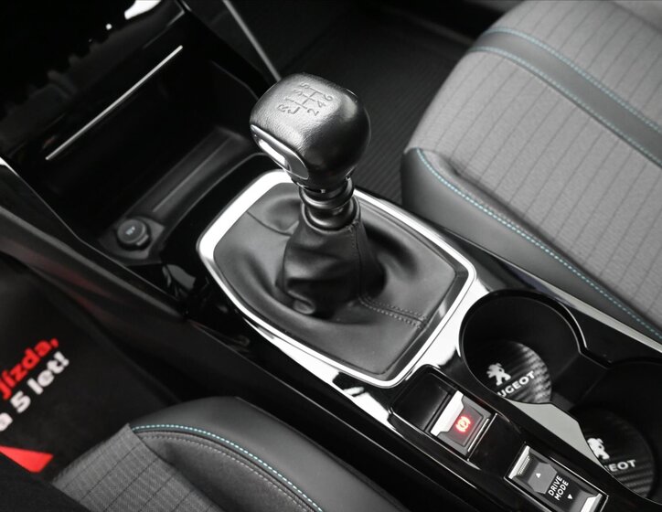 Peugeot 2008 SUV / Terénní 1,5 l 81 kw