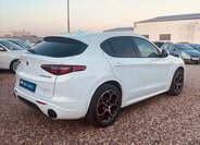 Alfa Romeo Stelvio SUV / Terénní 2,1 l 154 kw