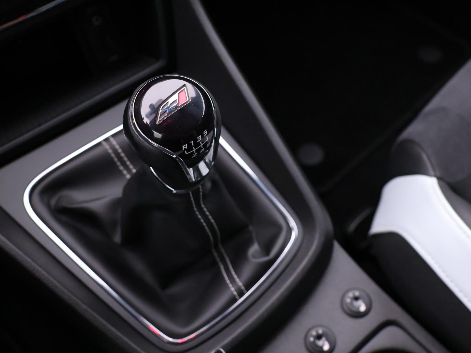 Seat Leon Hatchback 2,0 l 245 kw