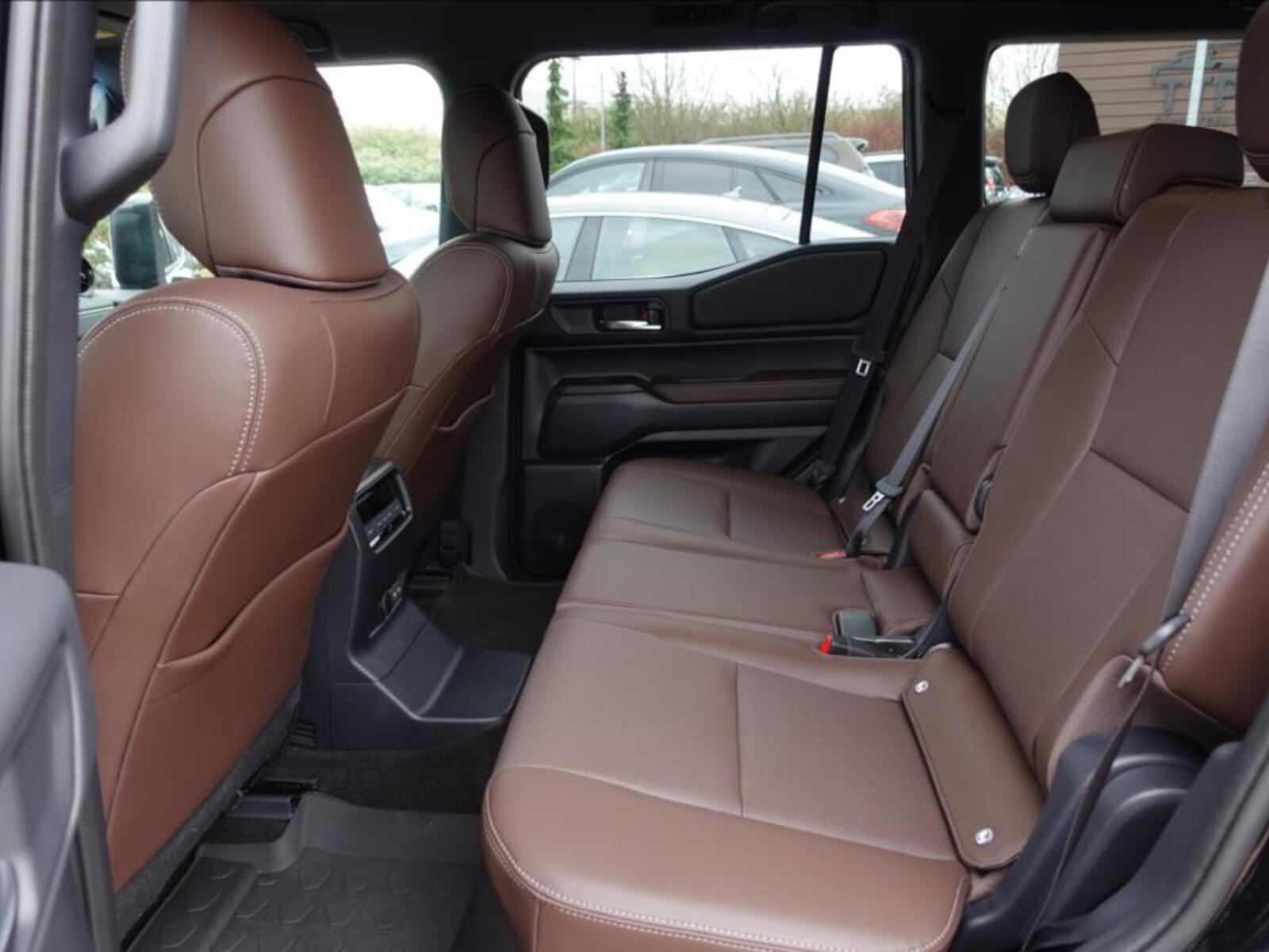 Toyota Land Cruiser 11