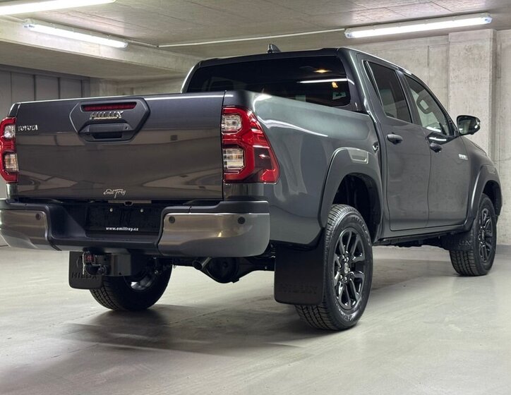 Toyota Hilux Pick-up 2,8 l 150 kw