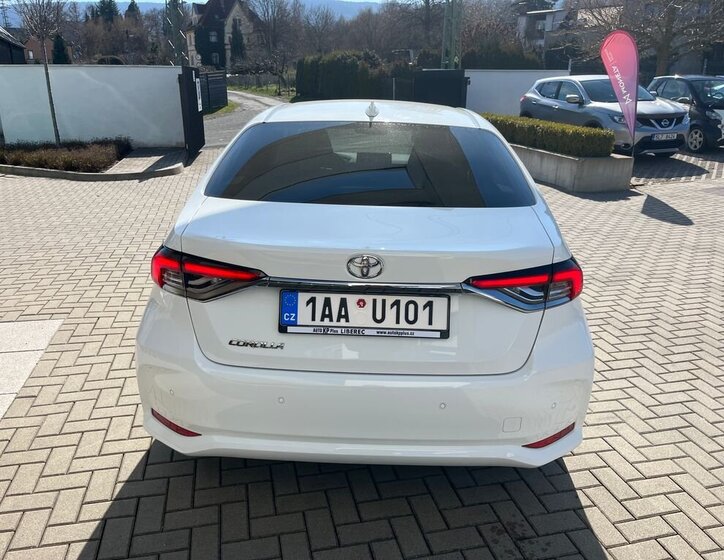 Toyota Corolla Sedan / Limuzína 1,5 l 92 kw