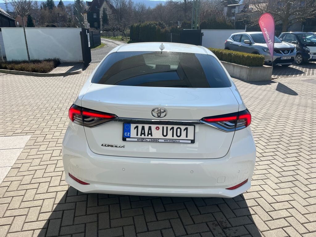 Toyota Corolla Sedan / Limuzína 1,5 l 92 kw