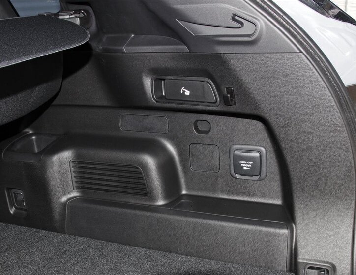 Mitsubishi Outlander SUV / Terénní 2,4 l 225 kw