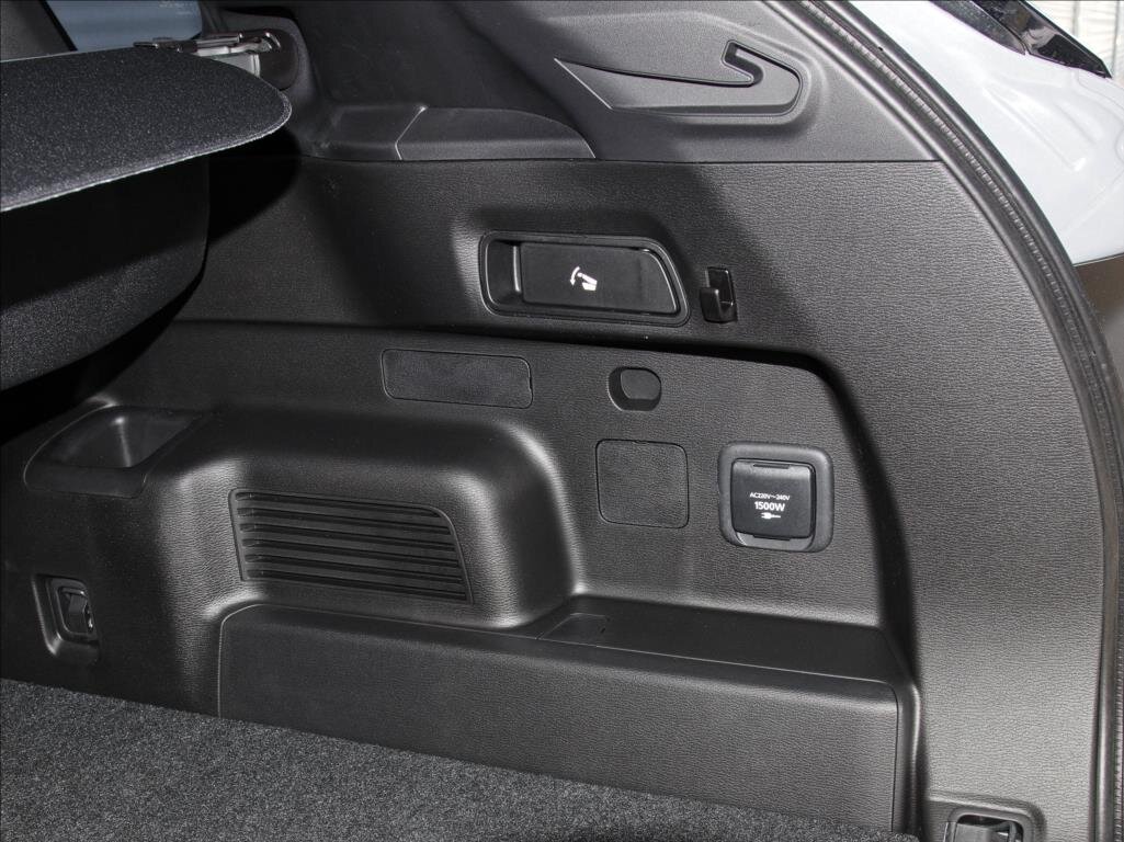 Mitsubishi Outlander SUV / Terénní 2,4 l 225 kw