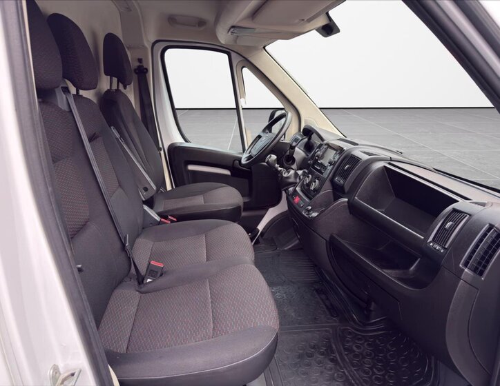 Opel Movano Skříň 2,2 l 103 kw