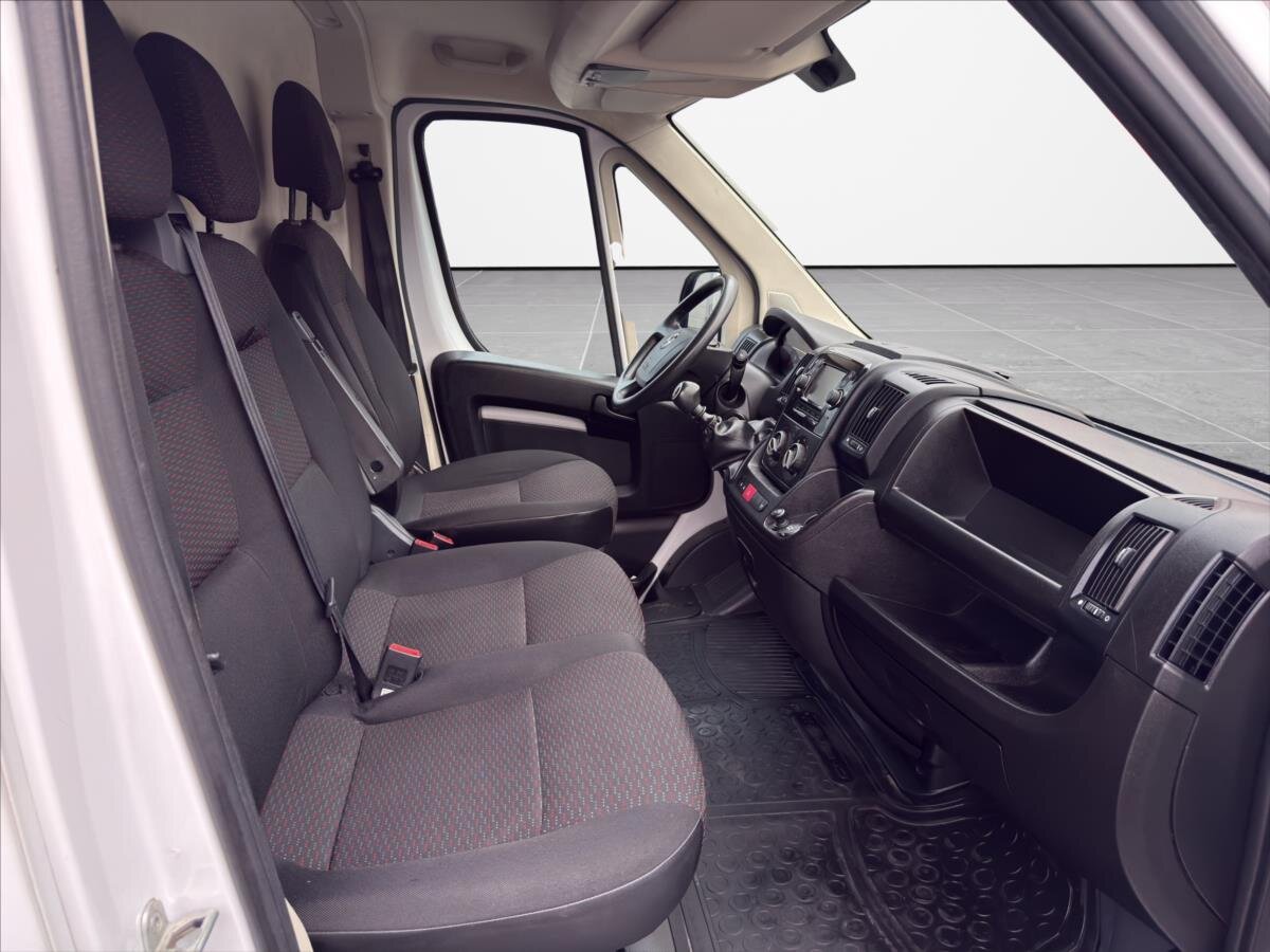 Opel Movano Skříň 2,2 l 103 kw