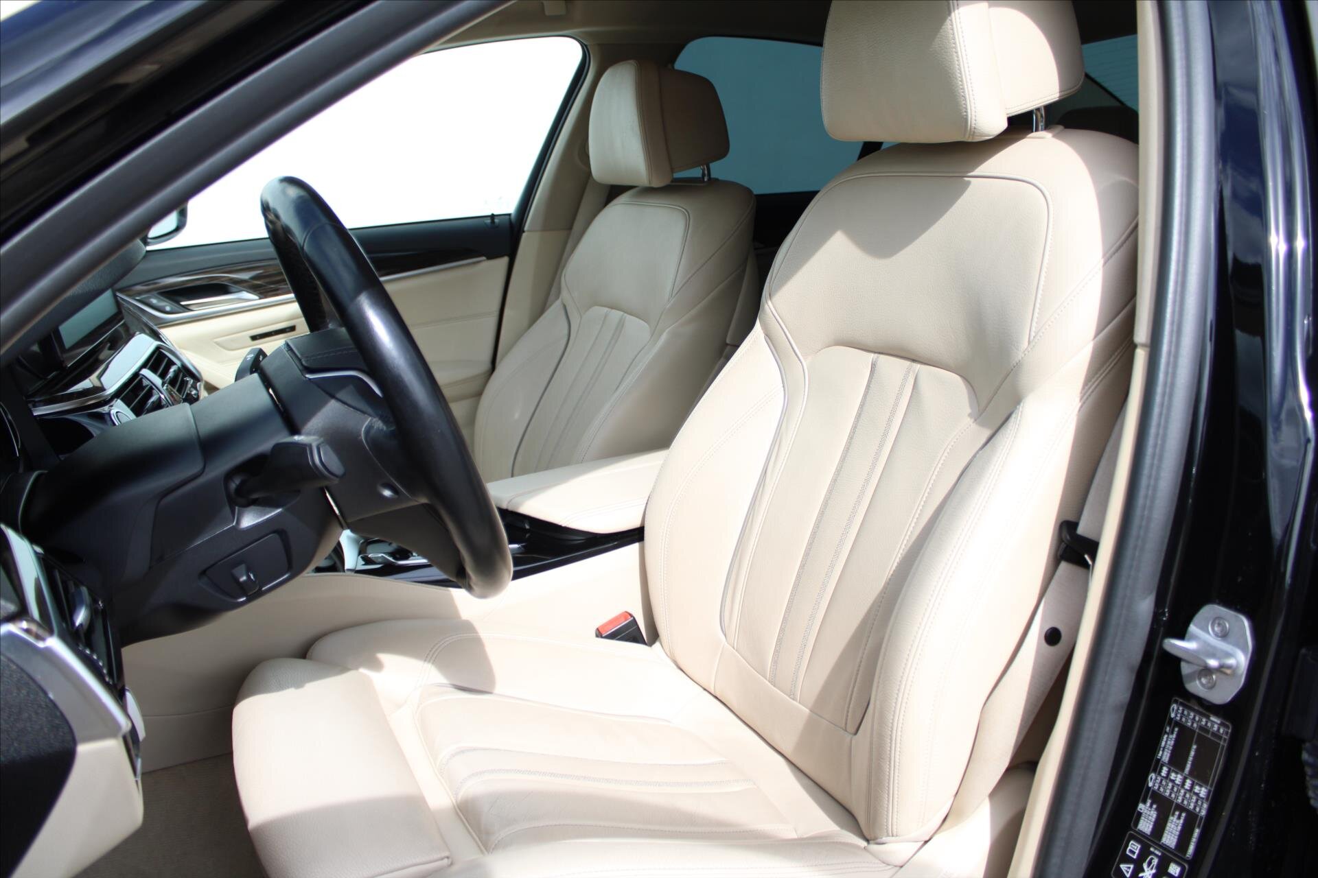 BMW Řada 5 Sedan / Limuzína 3,0 l 250 kw