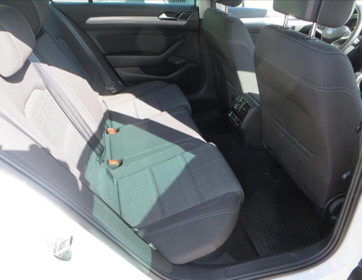 Volkswagen Passat Liftback 1,5 l 110 kw