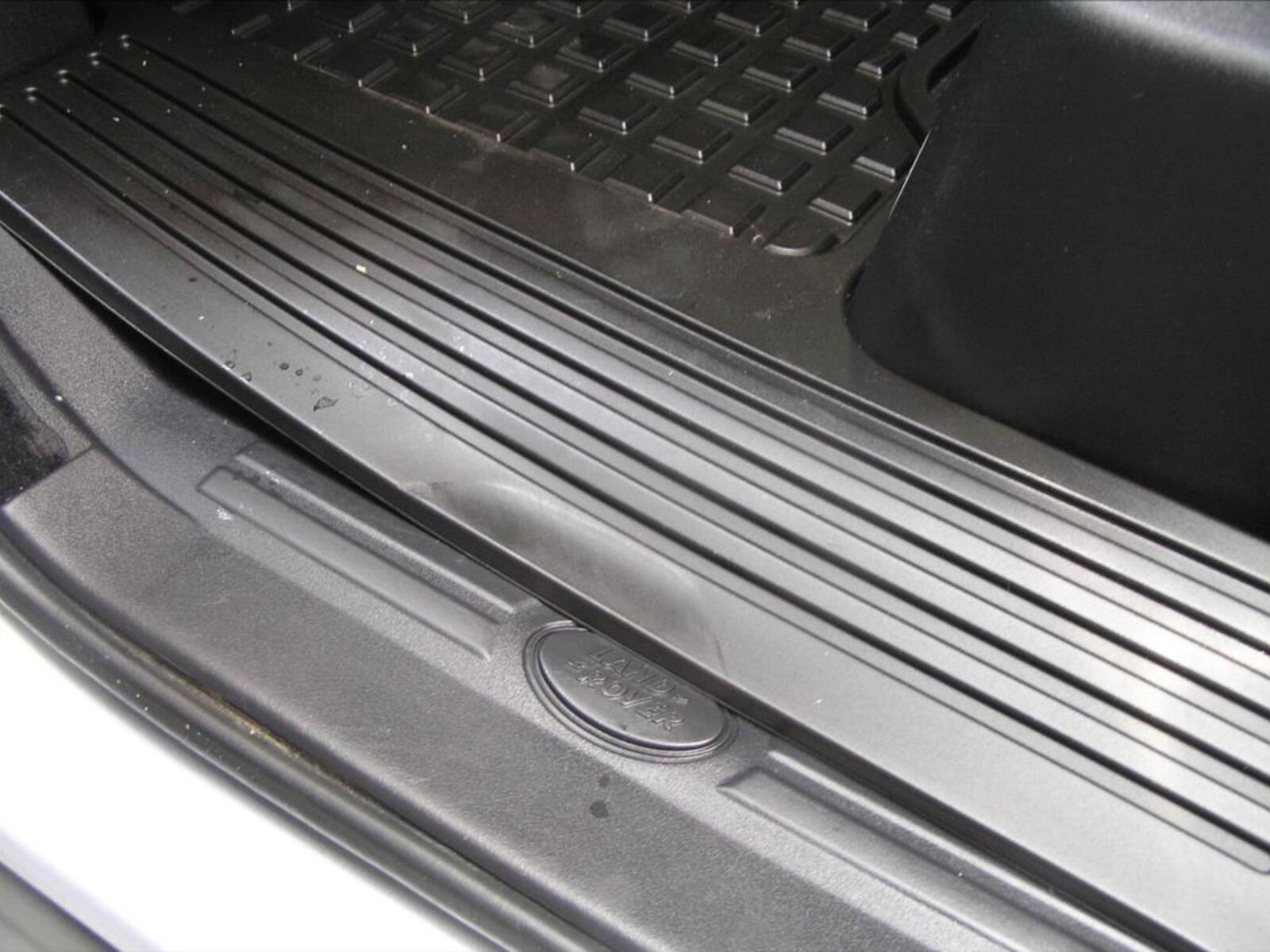 Land Rover Discovery 18