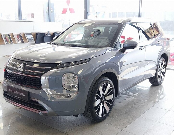 Mitsubishi Outlander SUV / Terénní 2,4 l 225 kw