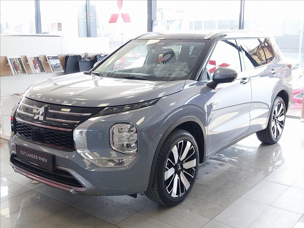 Mitsubishi Outlander SUV / Terénní 2,4 l 225 kw