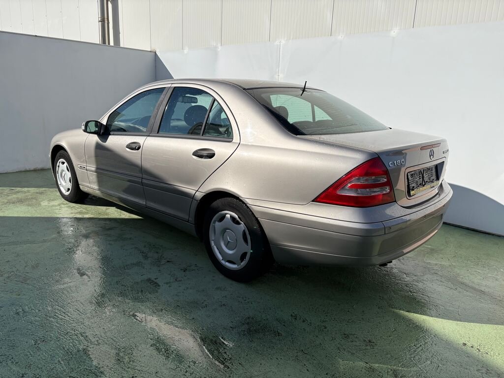 Mercedes-Benz Třídy C Sedan 1,8 l 105 kw