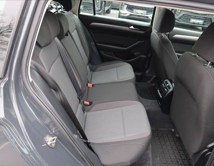 Volkswagen Passat 21