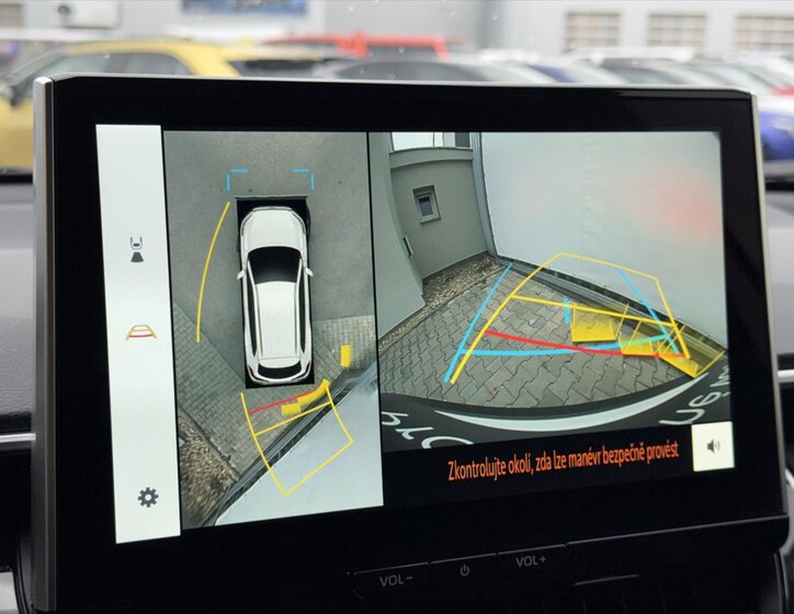 Toyota Corolla Cross SUV / Terénní 2,0 l 112 kw