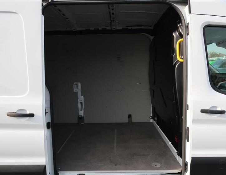 Ford Transit 18