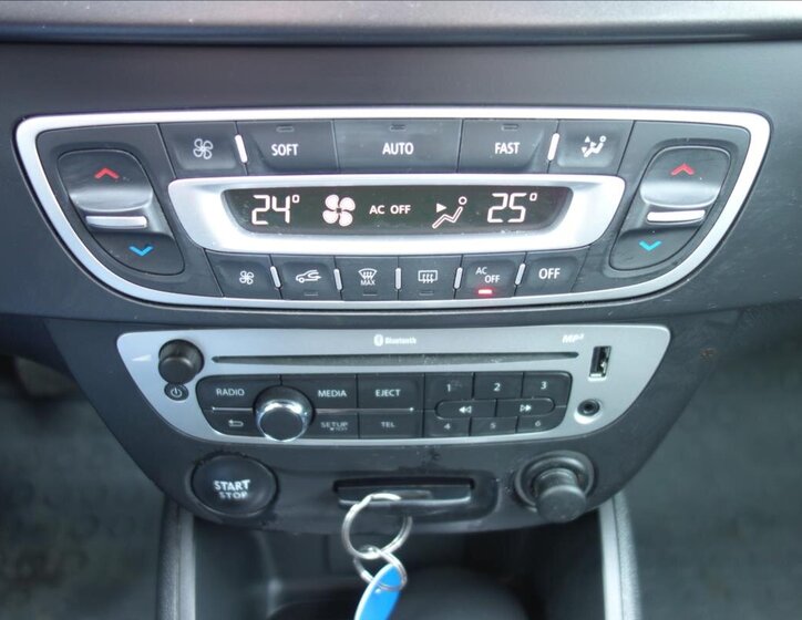 Renault Fluence Sedan / Limuzína 1,6 l 82 kw