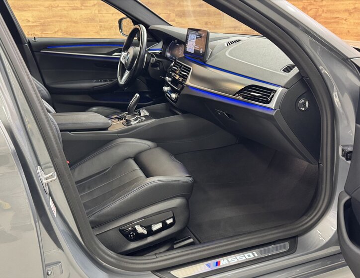 BMW Řada 5 Sedan / Limuzína 4,4 l 390 kw