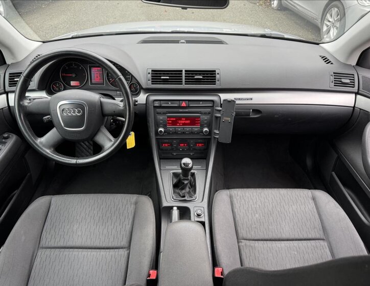 Audi A4 Kombi 2,0 l 103 kw