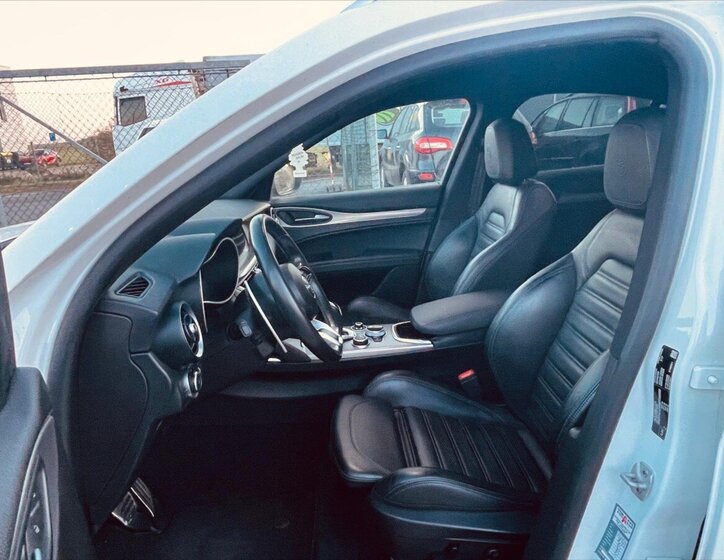 Alfa Romeo Stelvio SUV / Terénní 2,1 l 154 kw