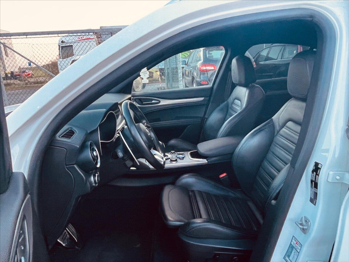 Alfa Romeo Stelvio SUV / Terénní 2,1 l 154 kw