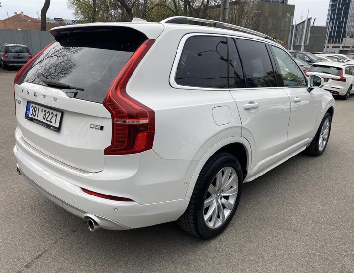 Volvo XC90 SUV / Terénní 2,0 l 173 kw