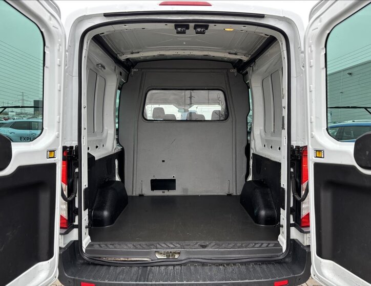 Ford Transit 12