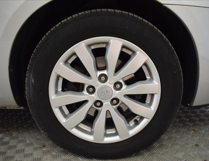 KIA Carens MPV 1,6 l 94 kw