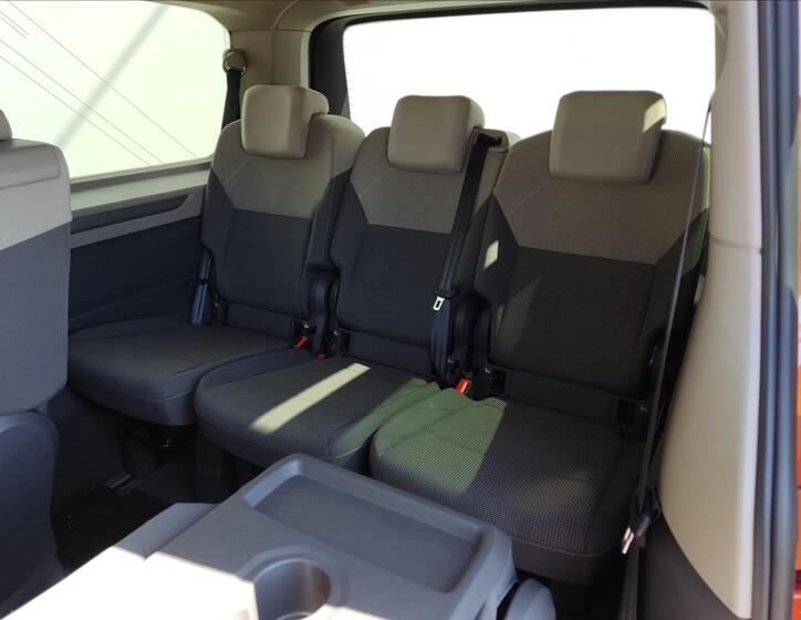 Volkswagen Multivan 23