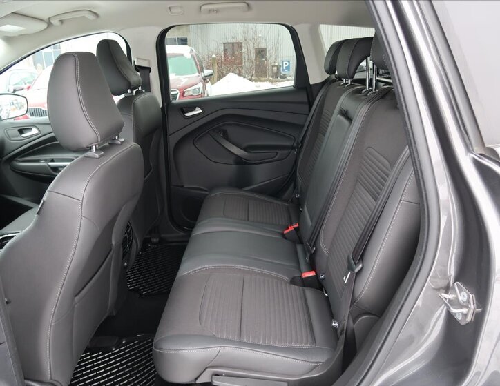 Ford Kuga SUV 1,5 l 110 kw