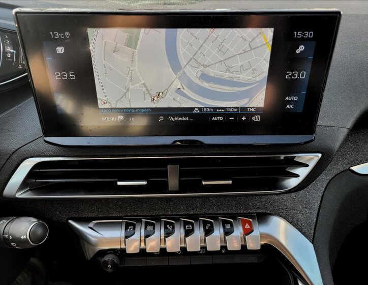 Peugeot 5008 SUV 1,5 l 96 kw