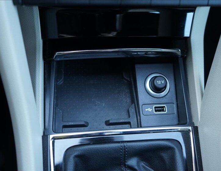 Škoda Karoq SUV / Terénní 2,0 l 110 kw