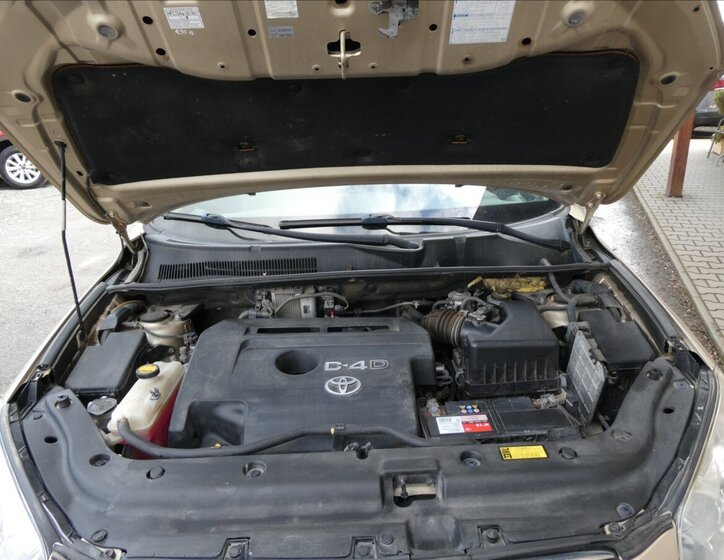 Toyota RAV4 SUV / Terénní 2,2 l 110 kw