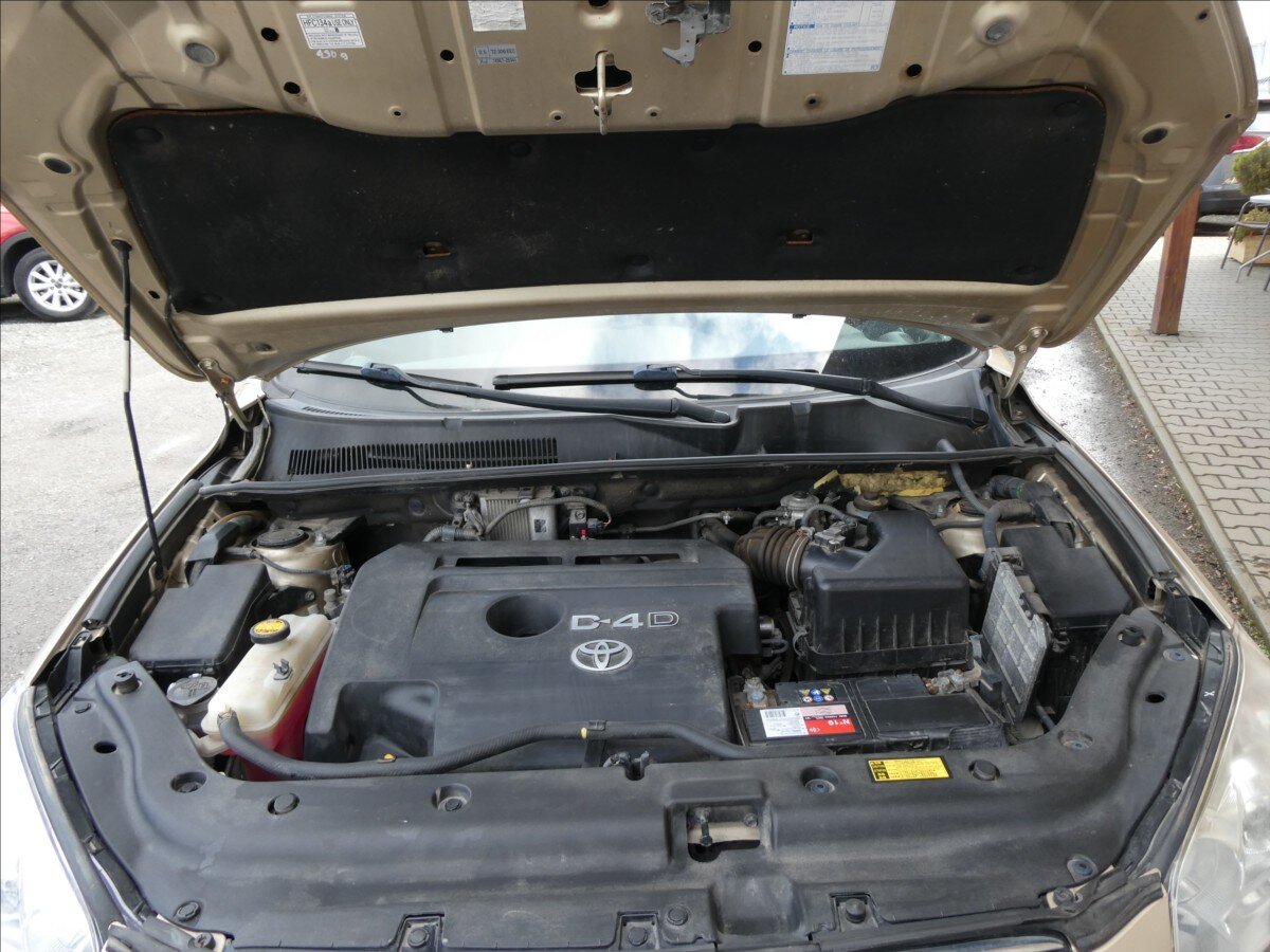 Toyota RAV4 SUV / Terénní 2,2 l 110 kw