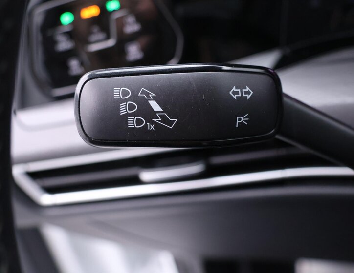 Volkswagen Golf Hatchback 2,0 l 180 kw